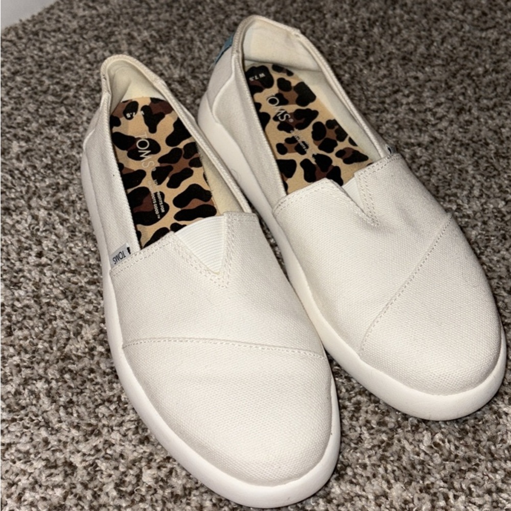 TOMS Women's Cream Slip-On Sneakers